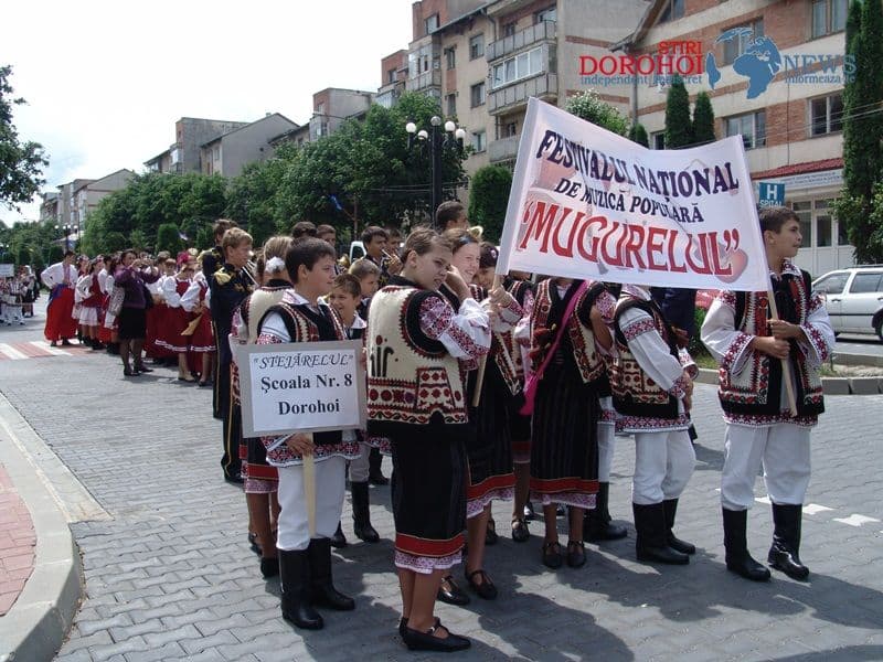 Ploaie de premii la Festivalul de muzică populară “Mugurelul” - FOTO