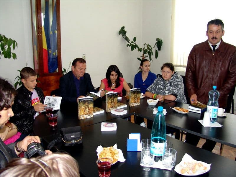 Dorohoi | Întâlnire festivă a Cenaclului EDITOR - FOTO