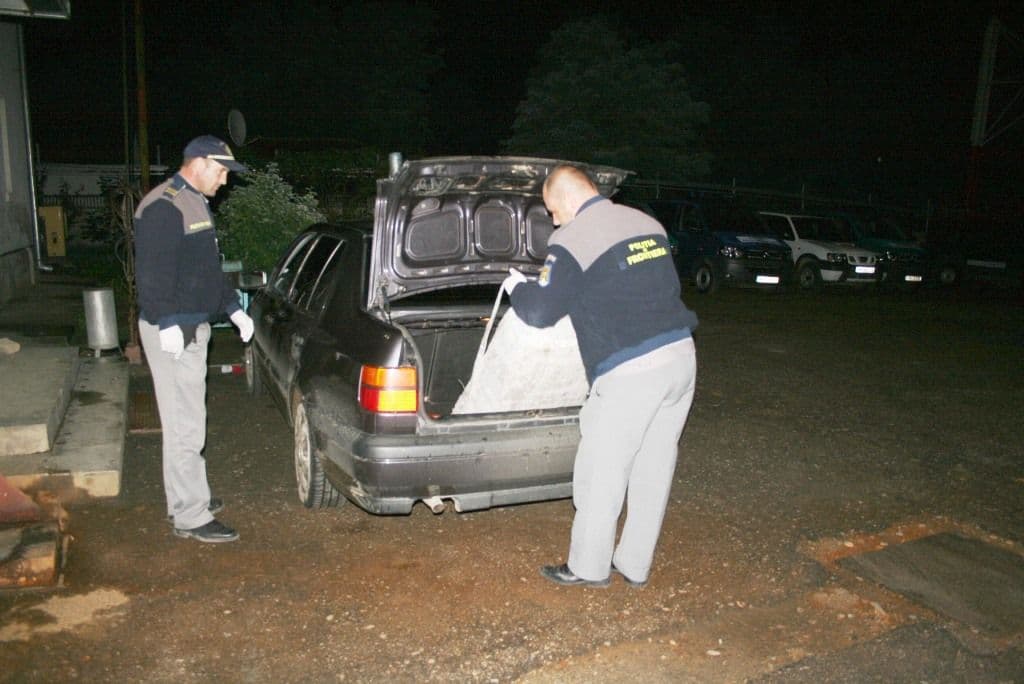 Peste 2700 de pachete de țigări  în valoare de un sfert de miliard de lei capturate la Rădăuți Prut