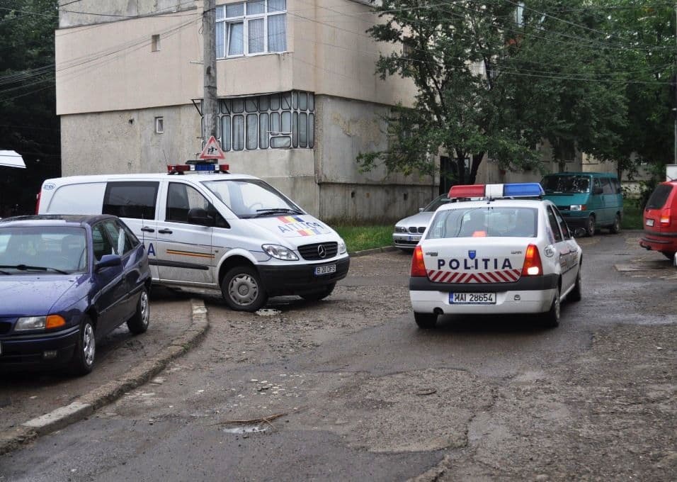 Percheziții și descinderi la Dorohoi pentru prinderea evazioniştilor cu alcool