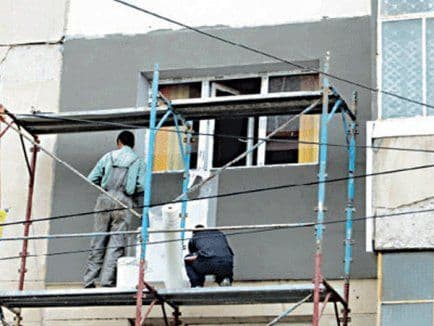 Statul zugrăveşte casele celor cu venituri mici