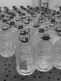 Botoşăneancă depistată în timp ce transporta peste 500 litri alcool fără acte de provenienţă 