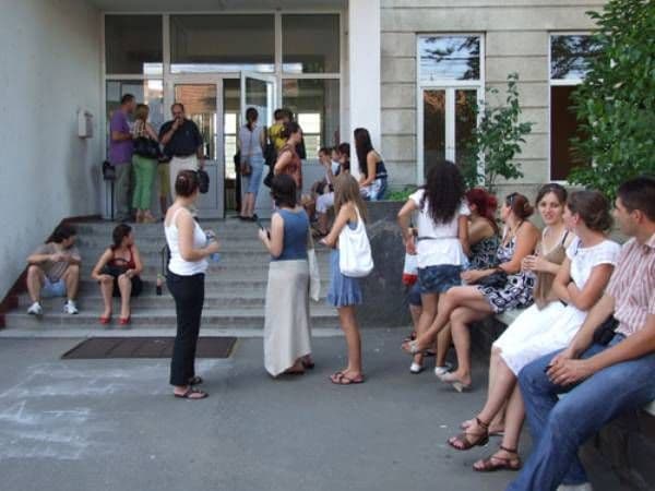 Admitere facultate 2011: Universităţile au mai multe locuri decât candidaţi 