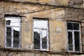 Începe numărătoarea faţadelor insalubre