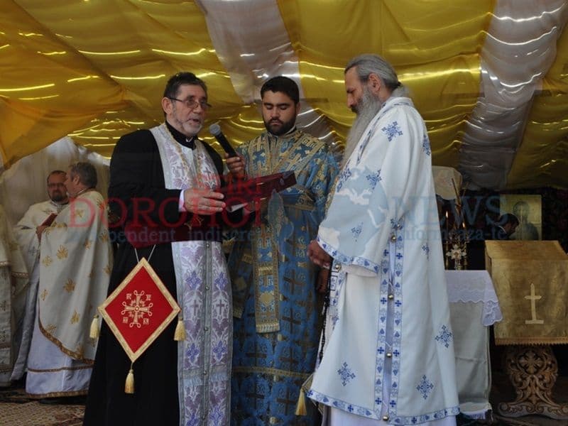 Exclusiv - VIDEO: Părintele paroh Constantin Ciobanu  a primit rangul de iconom stavrofor