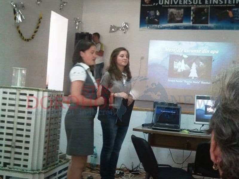 Rezultate notabile pentru două eleve de la „Regina Maria” la Concursul Naţional de fizică „Universul Einstein”