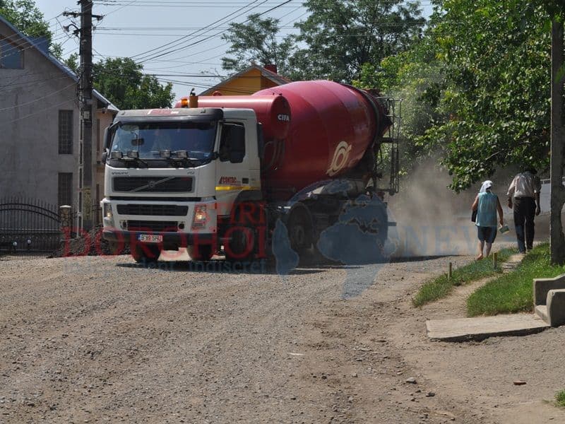 Locuitorii de pe strada Luceafărul nemulțumiți de devierea traficului