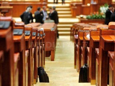Află ce parlamentari s-au apucat de facultate în timpul mandatelor 