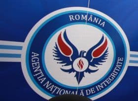 15 persoane, în majoritate politicieni şi poliţişti, riscă să rămână fără avere în urma cererii ANI