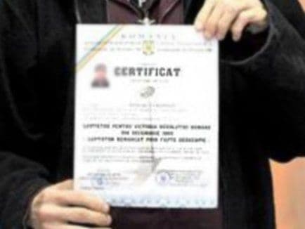 Dosarele revoluţionarilor vor fi luate la puricat