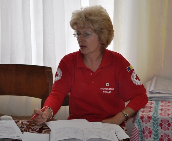 Crucea Roşie acţionează în sprijinul bătrânilor afectaţi de inundaţii