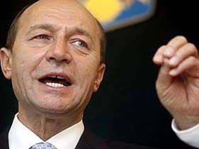 Băsescu, despre disponibilizările din sectorul bugetar: Să plece incompetenţii şi "nepoţii"