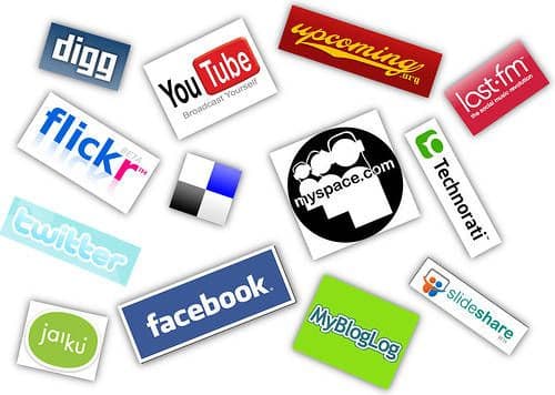 Facebook-ul şi pericolele din spatele acestuia