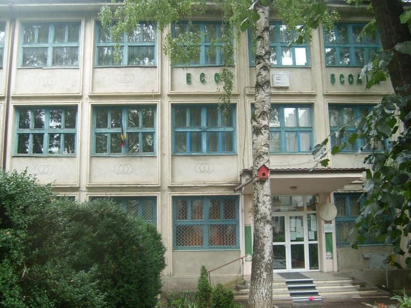 Şcoala nr. 5 Dorohoi: Directorul face apel la autorităţile locale privind consumurile de utilităţi