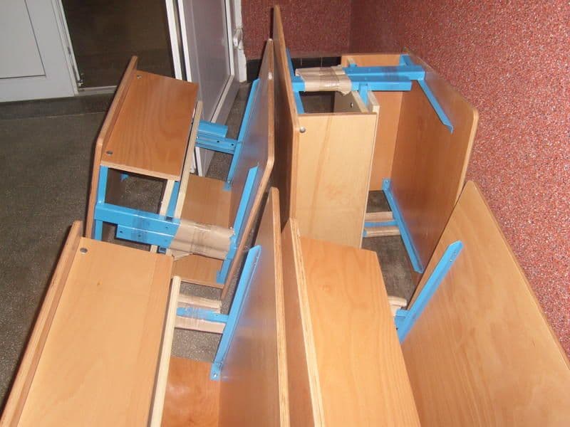 Şcoala cu nr 1. Dorohoi: Mobilier nou de la UNICEF