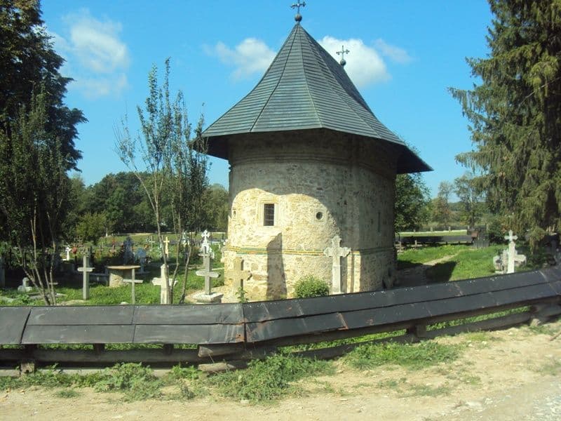 Pas cu pas prin România : Mănăstirea Dragomirna 