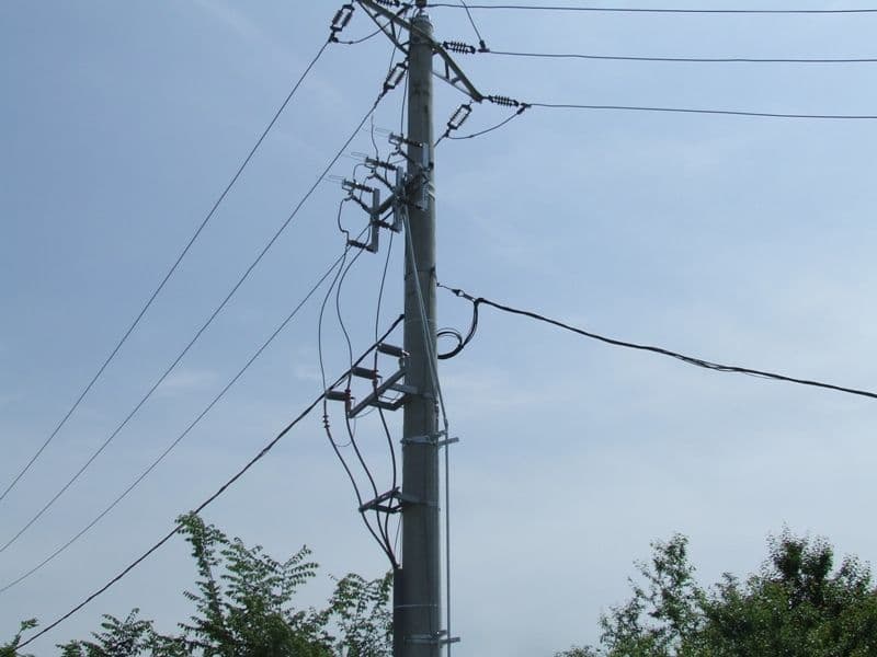 Construcţii ilegale în vecinătatea reţelelor de energie electrică