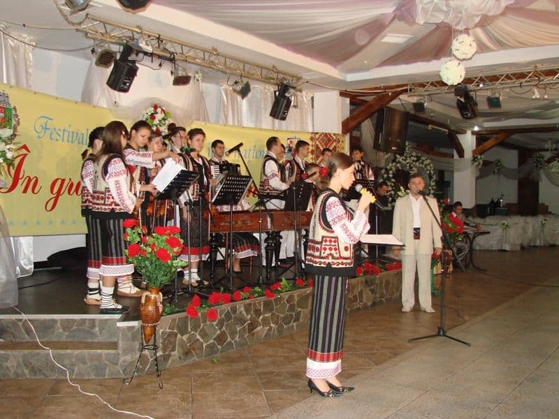 Orchestra Mugurelul încununată de lauri la festivaluri folclorice