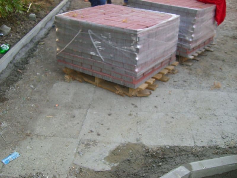 Firma Symmetrica execută lucrări suplimentare în oraş 