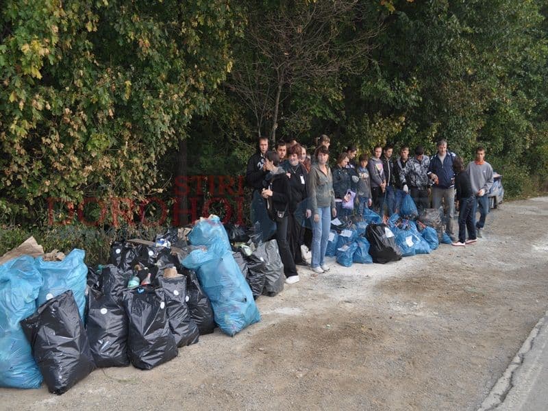 Grupul Şcolar Al. Vlahuţă (VIDEO):  O parte din pădurea Horlăceni a fost igienizată în cadrul campaniei Let’s Do It, Romania!