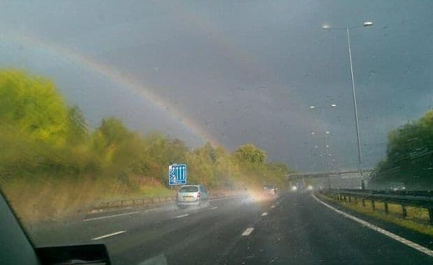 Un fotograf a descoperit ce se află la capătul unui curcubeu