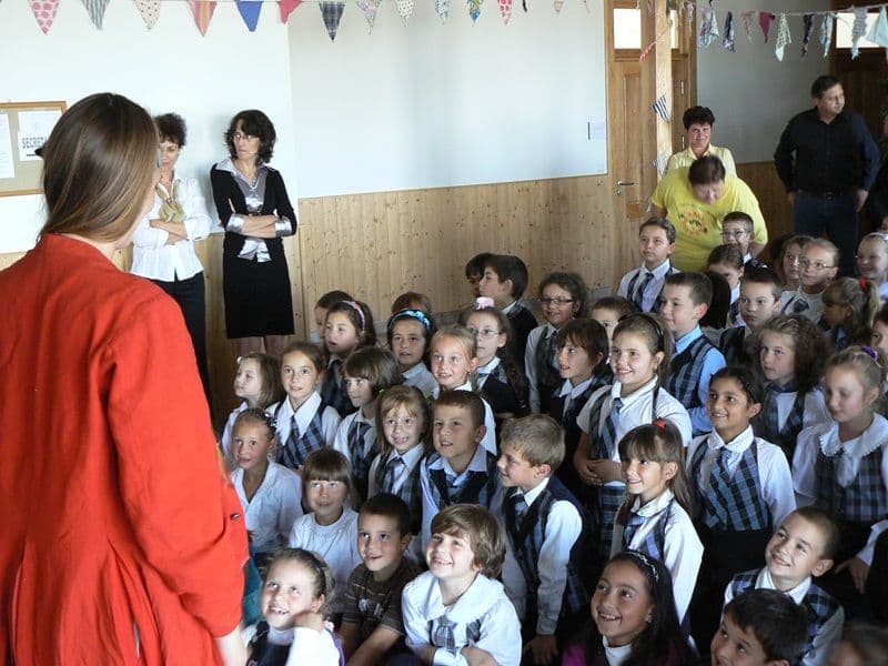 Zâmbet pentru copii adus din Anglia, la Școala Cornerstone Dorohoi - FOTO