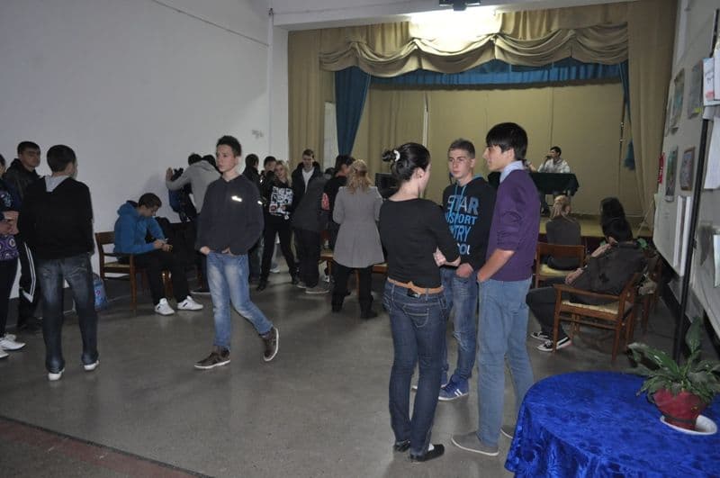 Încă puțin și începe petrecerea : Balul Bobocilor la Colegiul Național Grigore Ghica