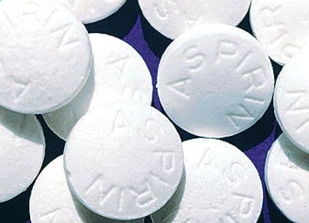O aspirină pe zi ține cancerul de colon departe
