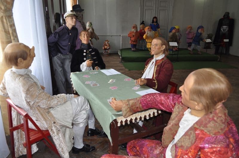 Dorohoi VIDEO-FOTO: S-a deschis expoziţia figurilor de ceară „Mit, ficţiune şi realitate” 