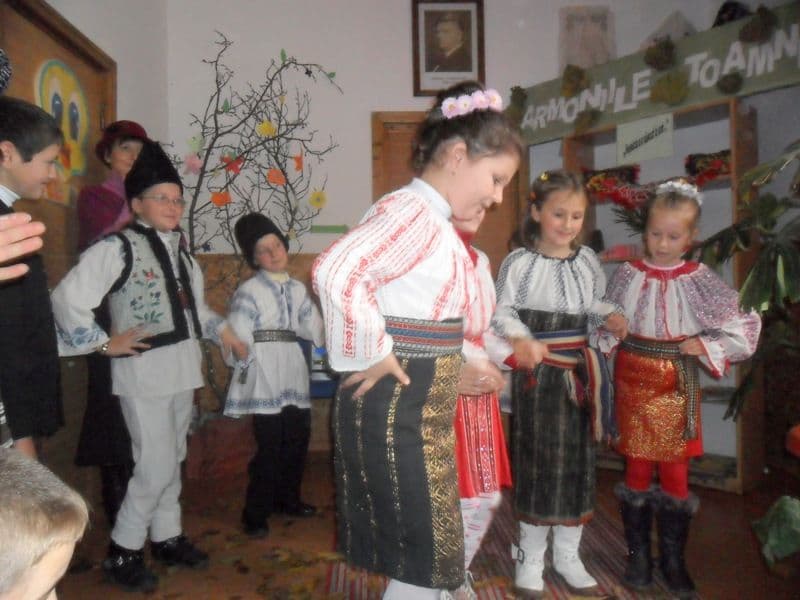 Armonii de toamnă, la Şcoala Mihail Sadoveanu, Dumbrăviţa – Ibăneşti