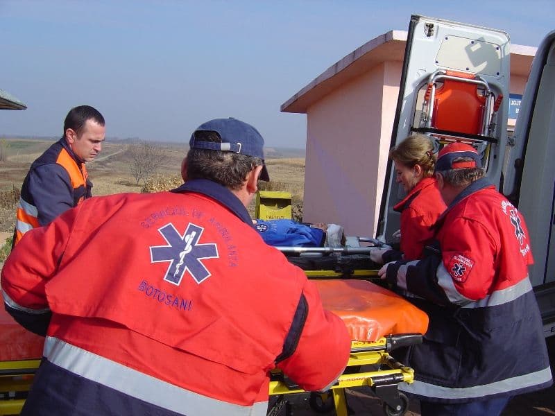 Două mopede implicate într-un accident la Văculeşti