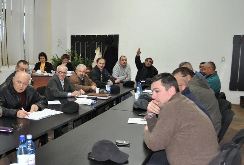Executivul primăriei avertizat în ședința extraordinară, că încalcă legea - VIDEO