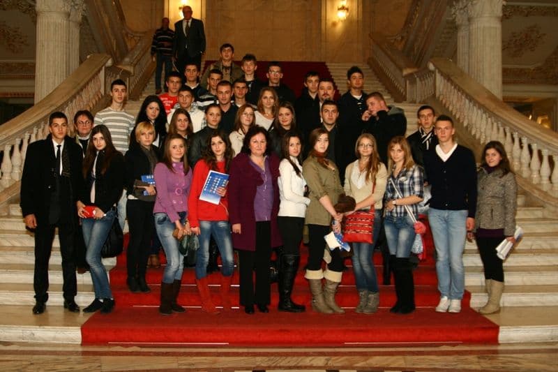 Elevii din Botoşani au primit o lecţie de democraţie