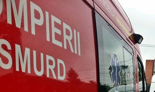 Ambulanţă SMURD avariată pe timpul deplasării la intervenţie