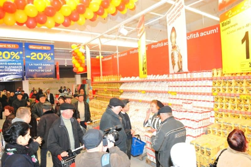 Sofia Vicoveanca prezentă la deschiderea hipermarketului Carrefour din Botoșani