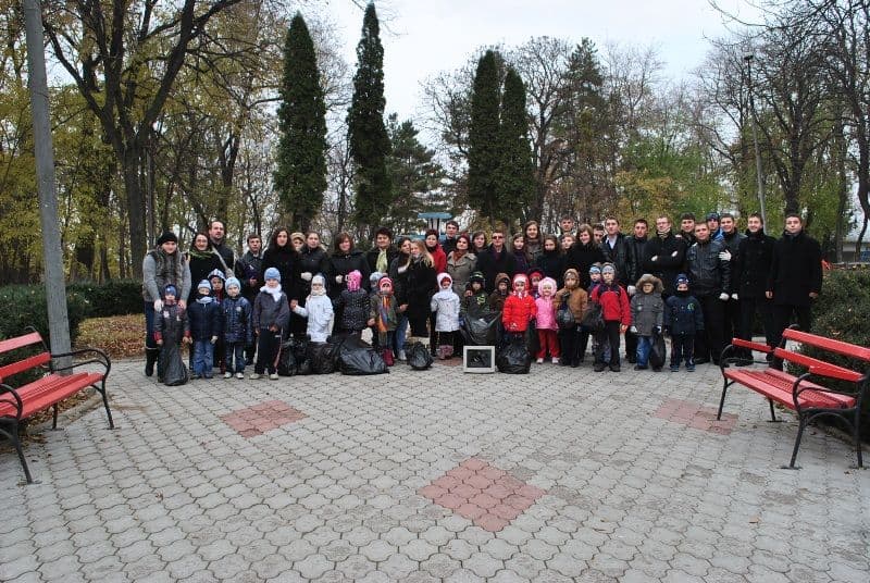 Activitate de ecologizare în Grădina de Vară