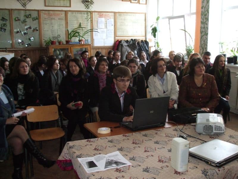 Pentru o Atitudine alimentară sănătoasă La Grupul Şcolar „Regina Maria” Dorohoi