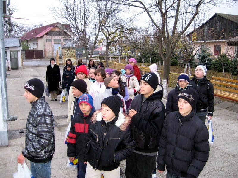 Să nu-i uităm pe bunicii nostrii activitate desfășurată la Scoala Nr. 4 Dorohoi