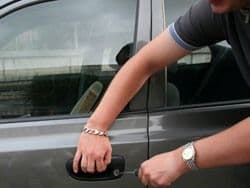 Autoturism furat în Italia, depistat în Botoșani