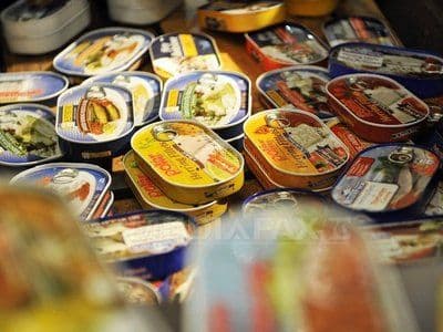 Consumul regulat din conserve crește riscul de cancer