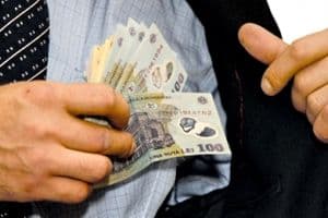 Administratori ai unor societăți comerciale, cercetați pentru evaziune fiscală prin achiziții intracomunitare