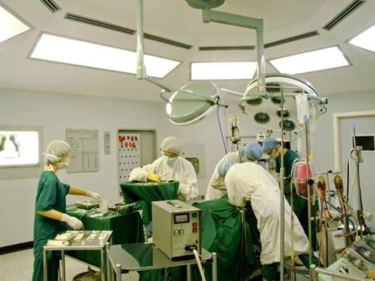 ŞOCANT: Ce au găsit medicii în stomacul unui bărbat