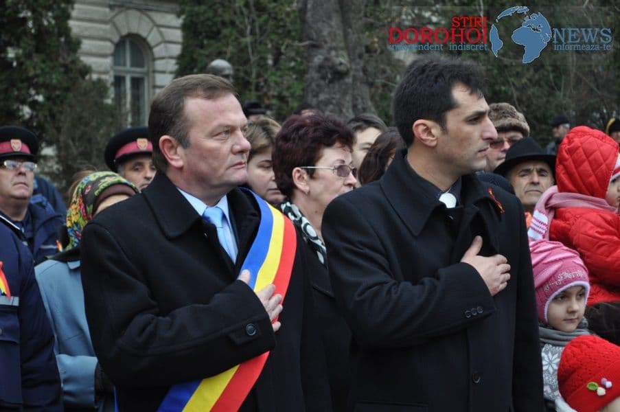 Dorohoi (VIDEO-FOTO): Manifestări de Ziua Naţională cu discursuri, fasole, cârnaţi și vin fiert