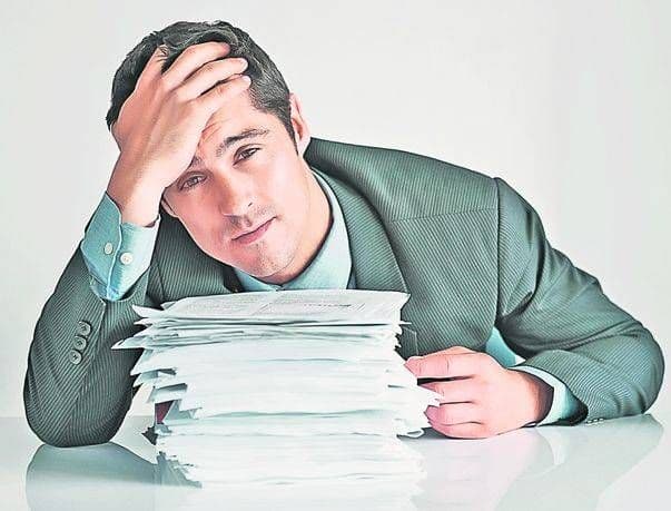 Codul fiscal se modifică din nou. VEZI ce câştigăm şi ce pierdem