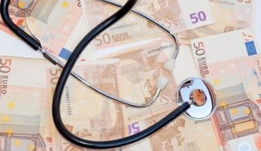 Atenție la samsarii care promit câștiguri pentru adeziuni la casele private de sănătate
