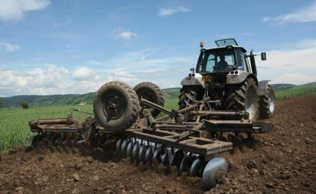 Fermierii pot cere finanţare prin rambursare pentru motorină