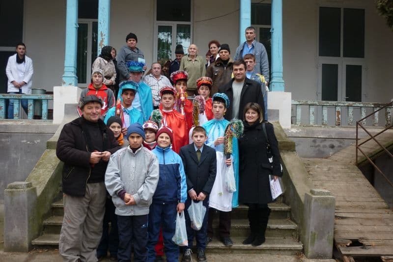 „Să aducem spiritul Crăciunului” Activitate de voluntariat desfăşurată de S.A.M.  „Ion Pillat” la Unitatea de Asistenţă Medico-Socială Suharău