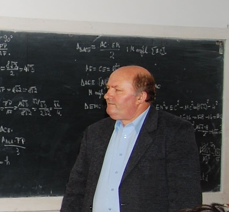 Interviu cu prof. Valerian Vlăescu: „Înainte de toate, un profesor trebuie să fie un truditor pasionat”