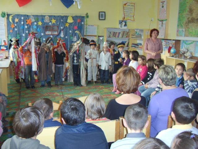 „Datini și obiceiuri strămoșești” – activitate la Şcoala Nr.7 „Al.I.Cuza” Dorohoi