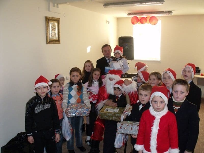 Copiii de la Centrul de zi Jurjac l-au primit pe Moș Crăciun